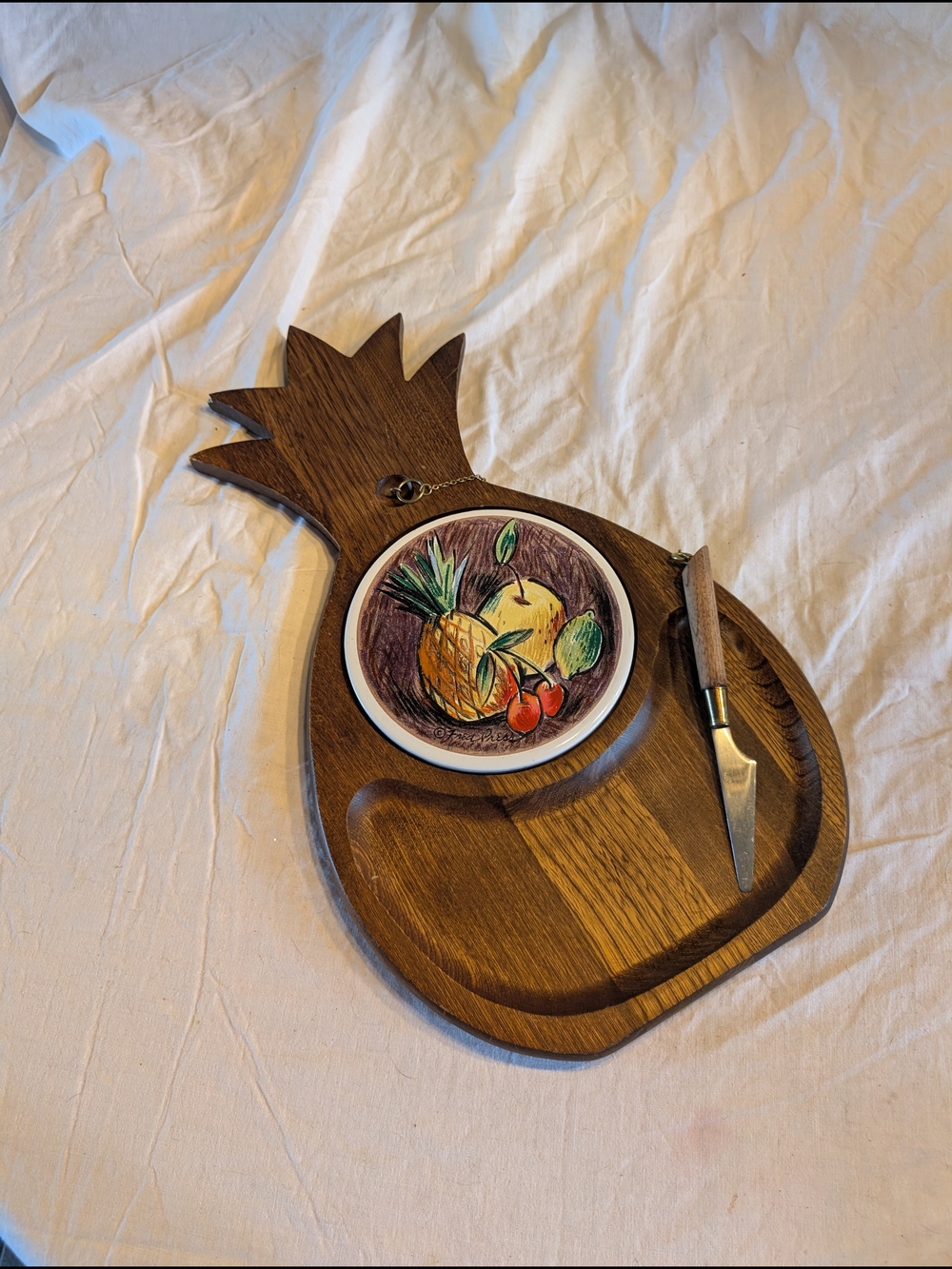 2/30$ Vintage Pineapple-Shaped Wood Cheese Board with Fruit Tile